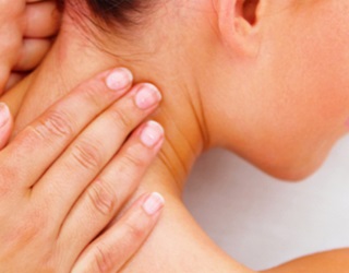 Nyilalló fájdalom a nyakban okai és mit kell csinálni, a fejbőr egészségének
