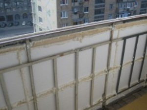 Melegítő az erkély Hruscsov hab a saját kezében