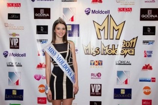 Veronica Popovici első kisasszony (Miss World ország) Veronica Popovici első kisasszony