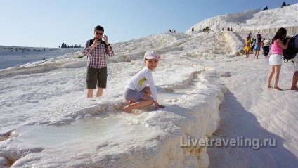 A hófehér Pamukkale és az ősi város Hierapolis - látni kell Törökországban - élni én (tiszta fehér) A hófehér Pamukkale és az ősi város Hierapolis - látni kell Törökország - élőben utazás