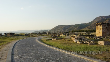 A hófehér Pamukkale és az ősi város Hierapolis - látni kell Törökországban - élni én (régi) A hófehér Pamukkale és az ősi város Hierapolis - látni kell Törökország - élőben utazás