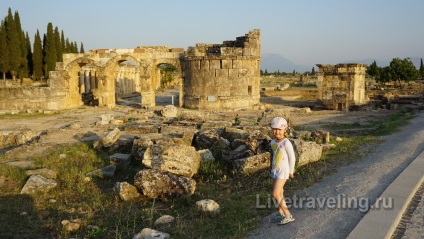 A hófehér Pamukkale és az ősi város Hierapolis - látni kell Törökországban - élni én (régi) A hófehér Pamukkale és az ősi város Hierapolis - látni kell Törökország - élőben utazás