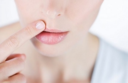 Hosszú nem felelt meg a herpesz az ajkakon - mit kell tenni, az okok és kezelés