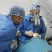 Szemész „- a készülék a hályog kezelésére műtét nélkül