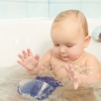 Milyen gyakran kell fürödni éves gyermek