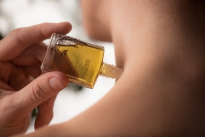 Hogyan kell alkalmazni a parfüm eloszlatása mítoszok
