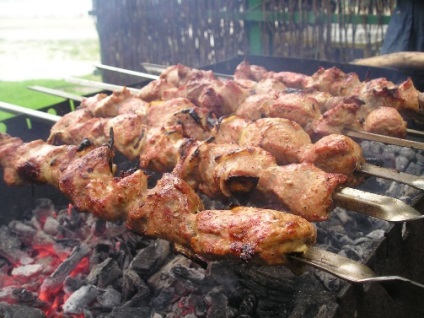 Főzni a nyársak a grill (szakács) Főzni a nyársak a grill