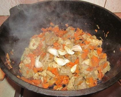 Hogyan kell főzni egy finom pilaf - sikeres ötletek (finom) Hogyan kell főzni egy finom pilaf - sikeres ötletek