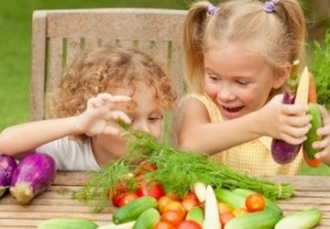 Hogyan kell tanítani a gyermeket, hogy enni zöldséget, baba fejlődése