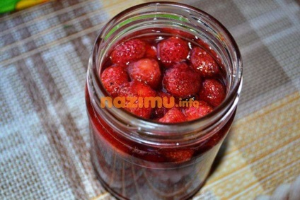 Konzerv eper - fénykép recept a telet a szirupot (fotó) Konzerv eper - fénykép recept a téli szirupban