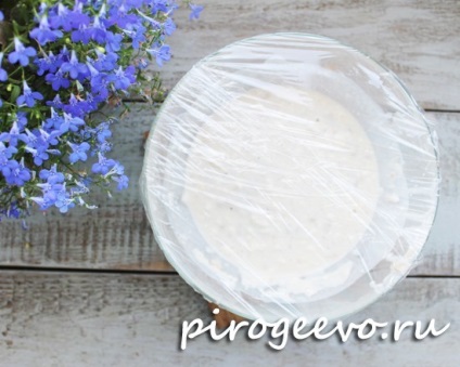 Easter torta mazsola száraz élesztőt (egyszerű recept) (mazsola) Easter torta mazsola száraz élesztőt (egyszerű recept)