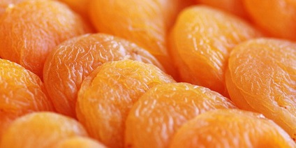 Szárított sárgabarack terápiás, gyógyászati és hasznos tulajdonságait, kémiai összetétele, és amely vitaminokat tartalmazza a (kémiai) Szárított sárgabarack terápiás, gyógyászati és hasznos tulajdonságait, kémiai összetétele, és amely vitaminokat tartalmazza