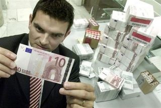 Breaking sztereotípiák francia férfi Párizsban! (Francia) Breaking sztereotípiák francia férfi Párizsban!
