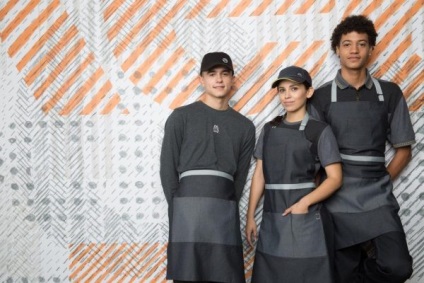 McDonald - zatrollit, mert az új egyenruhát, hasonlóan a ruházatát „Star Wars”