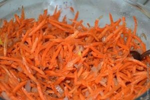 Sárgarépa koreai hagymával (saláta) Sárgarépa koreai hagymával