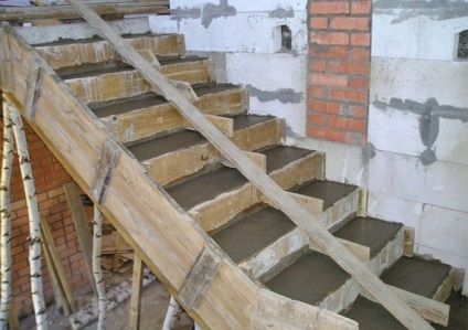 Befejezés laminált lépcsőn a kezüket - mint például beton vagy fém burkolat videó szakaszban