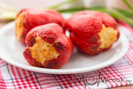 Töltött paprika csirke, sajt recept fényképpel (receptek sajttal) Töltött paprika csirke, sajt recept egy fotó