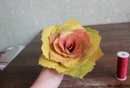 Roses levelek, mesterkurzus, hogyan lehet a saját kezét (lépésről lépésre fotók)