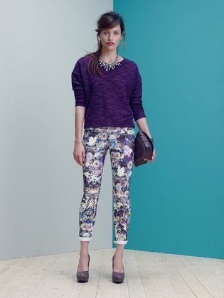 A kombináció a lila ruhát, különböző színekben fotó, amellyel kombinálni ibolya