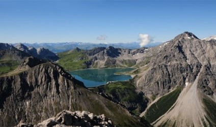 Top 25 lenyűgöző szépsége alpesi tavak, amit egyszerűen látni kell