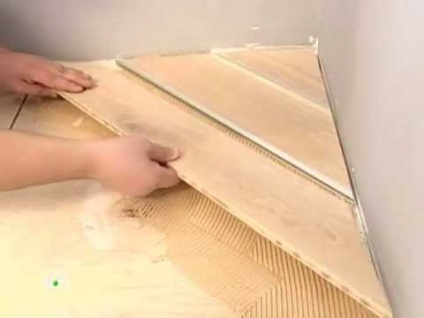 Fektetése padlólap kezével video használati