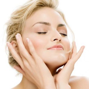 Ultrahangos tisztító az arc a szalonban és otthon, a fő előnyei és hátrányai