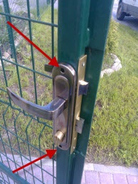 Telepítése a zár a kapu és a fém hullámlemez, vezető ajtó