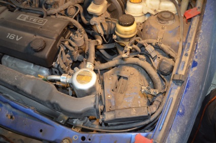 Cseréje a tengelykapcsoló kioldó csapágy a tengelykapcsoló új Daewoo Nexia 1, 6 (tengelykapcsoló) Cseréje a tengelykapcsoló kioldó csapágy a kuplung Daewoo Nexia új 1, 6