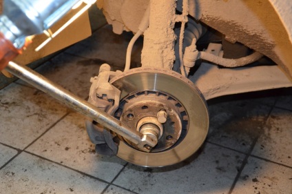 Cseréje a tengelykapcsoló kioldó csapágy a tengelykapcsoló Daewoo Nexia új 1, 6 (csere) Cseréje a tengelykapcsoló kioldó csapágy a kuplung Daewoo Nexia új 1, 6