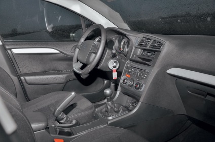 Citroen C4 Sedan ellen peugeot 408 (szedán) Citroen C4 Sedan ellen peugeot 408