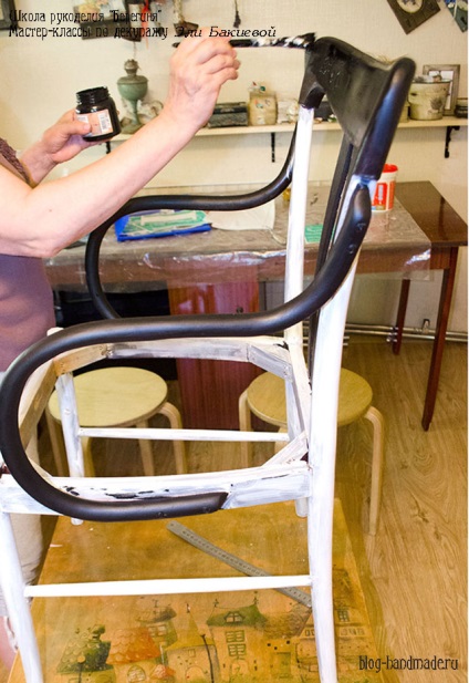 Decoupage szék kezével fotó - Mesterkurzus