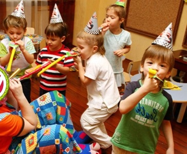 Születésnapi gyermek 5 éves megjegyzésként otthon és a gyermek klub