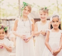 Gyermek esküvői ruha, mint egy kis angyal