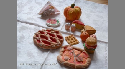 Toy gyurmából étel, anyaság - terhesség, szülés, a táplálkozás, az oktatás (gyurma) Toy gyurmából étel, anyaság - terhesség, szülés, a táplálkozás, az oktatás