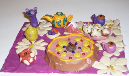 Toy gyurmából étel, anyaság - terhesség, szülés, a táplálkozás, az oktatás (gyurma) Toy gyurmából étel, anyaság - terhesség, szülés, a táplálkozás, az oktatás