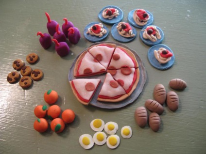 Toy gyurmából étel, anyaság - terhesség, szülés, a táplálkozás, az oktatás (gyurma) Toy gyurmából étel, anyaság - terhesség, szülés, a táplálkozás, az oktatás