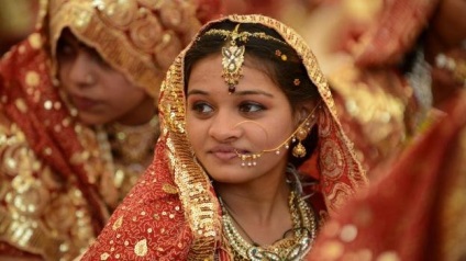 Indiai esküvő ősi hagyomány, a készítmény a menyasszony ruhák, ünnepségek forgatókönyv