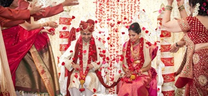 Indiai esküvő ősi hagyomány, a készítmény a menyasszony ruhák, ünnepségek forgatókönyv