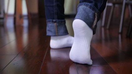 Як відбілити білі шкарпетки в домашніх умовах швидко і без кип'ятіння