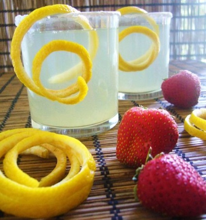 Főzni egy házi készítésű limonádét (szakács) Főzni egy házi készítésű limonádé