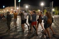Hogyan kell viselkedni az időben a támadásokat, zsúfoltság és más vészhelyzetek, segítség, kérdés-válasz, (Ön) Hogyan kell viselkedni az időben a támadásokat, zsúfoltság és más vészhelyzetek, segítség, kérdés és válasz