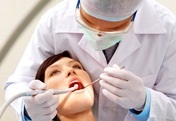 Hogyan lehet gyógyítani a fluxus, népi jogorvoslati és professzionális fogászati ​​ellátás