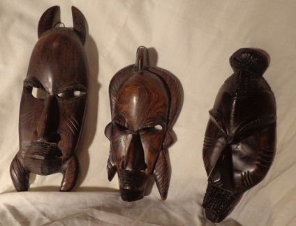 Hogyan faragni maszkok és szobrok egy darab fa mester faragók