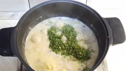 Burgonya, párolt tejszínes gombával - lépésről lépésre recept fotók