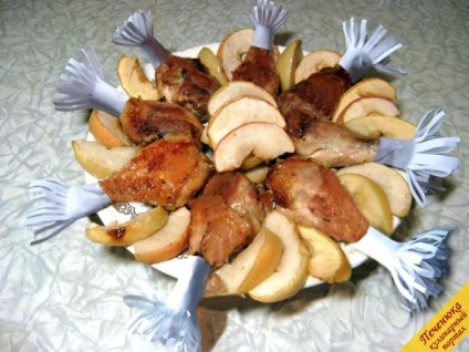 Csirkecomb a hajcsavarók almával (lépésről lépésre recept fotókkal)