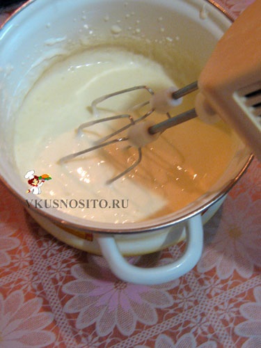 Egyszerű torta készült tejföl (sütemények fotó) Egyszerű torta készült tejföl