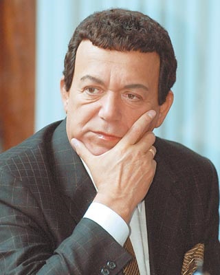 Lyudmila Gurchenko még hallani nem akarom a lánya! (Gurchenko) Lyudmila Gurchenko még hallani nem akarom a lánya!