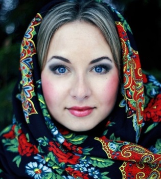 Make-up az orosz-népi stílusban lejárt hagyomány