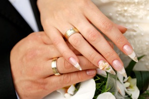 Melyik kézzel készített viselni egy jegygyűrű, teszünk jobb nyaralás!