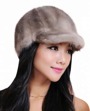 Про що потрібно знати при покупці жіночої норкової шапки